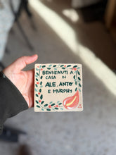 Carica l'immagine nel visualizzatore di Gallery, Targhetta personalizzabile