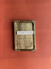 Carica l'immagine nel visualizzatore di Gallery, Cornice poetica