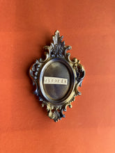 Carica l'immagine nel visualizzatore di Gallery, Cornice poetica