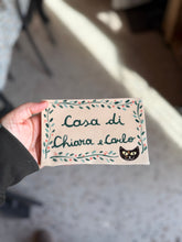 Carica l'immagine nel visualizzatore di Gallery, Targhetta personalizzabile