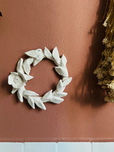 Lade das Bild in den Galerie-Viewer, Corona in ceramica
