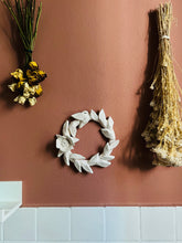 Lade das Bild in den Galerie-Viewer, Corona in ceramica
