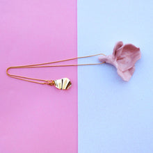 Carica l&#39;immagine nel visualizzatore di Gallery, Ciondolo Calla Rosa
